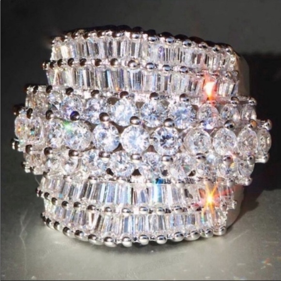 NEW LUXURY 18 CT 925 STERLING SILVER DIAMOND RING - Picture 2 of 3